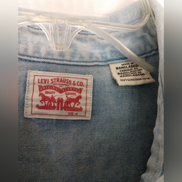 Women's Levi's Western Denim Jean Shirt Cowgirl Ranchwear Pearl Snap Red Tab 1X - Picture 5 of 7